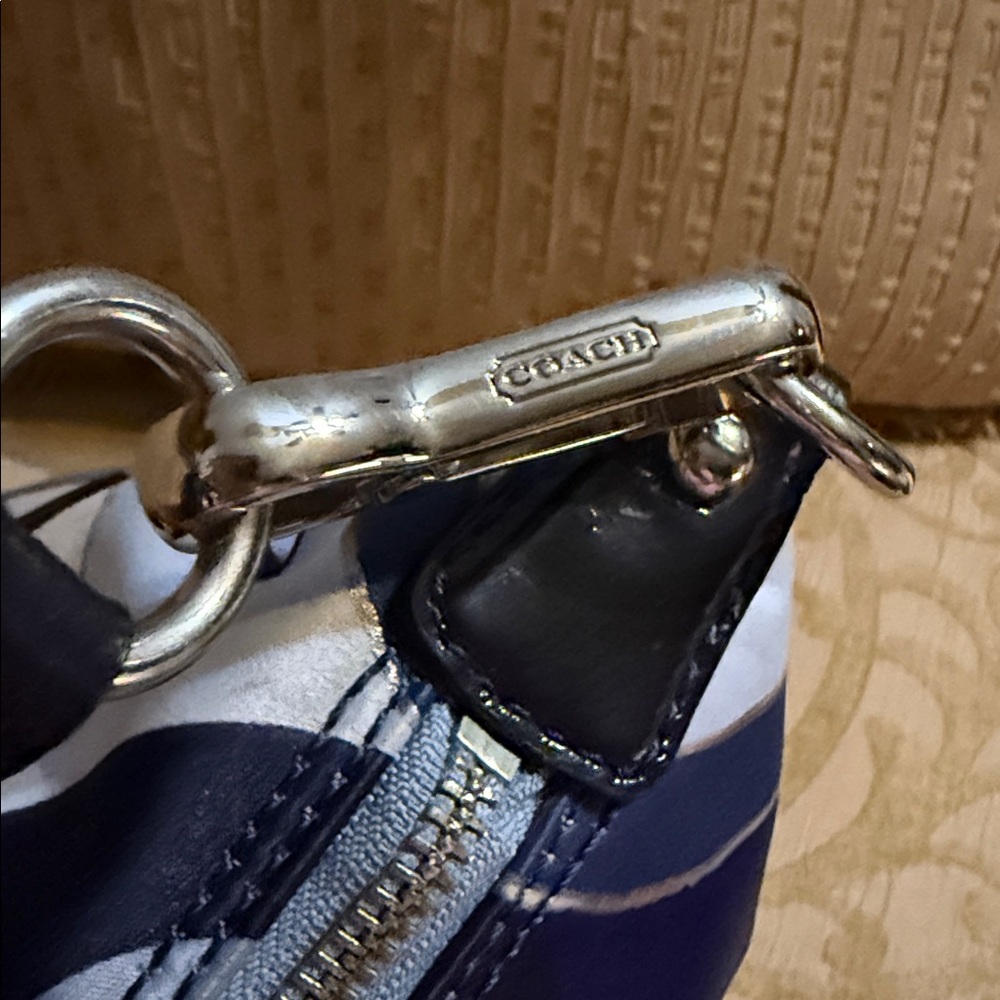 Coach 2012 Metallic Graphic Op Art Signature Juliette 2-Way Satchel Bag preowned - Picture 10 of 16